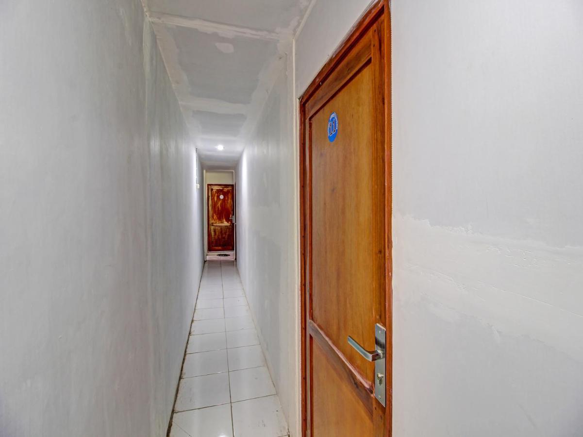 Capital O 91690 Moza Guest House Klaten Esterno foto