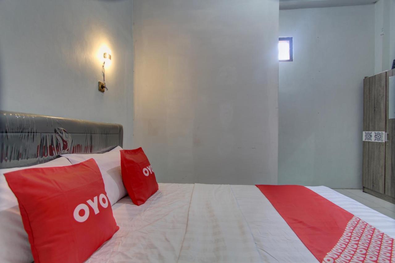 Capital O 91690 Moza Guest House Klaten Esterno foto